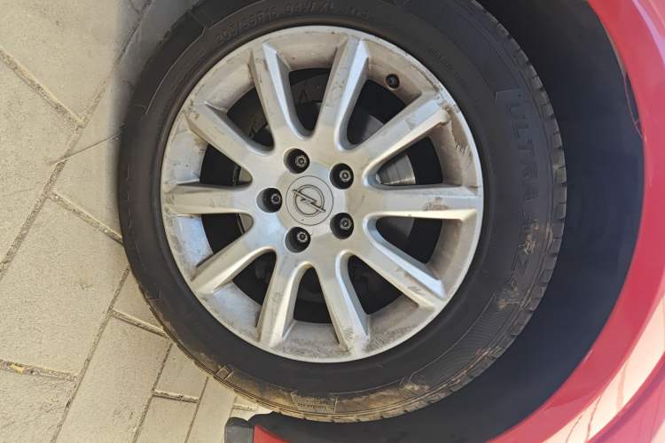 Used Opel Astra 2005 1.8 Luxury Model Right Front Wheel Hub