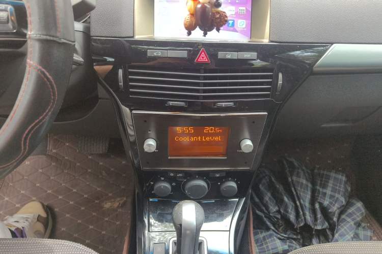 Used Opel Astra 2010 1.8 A+ Standard Edition Audio And AC Panel
