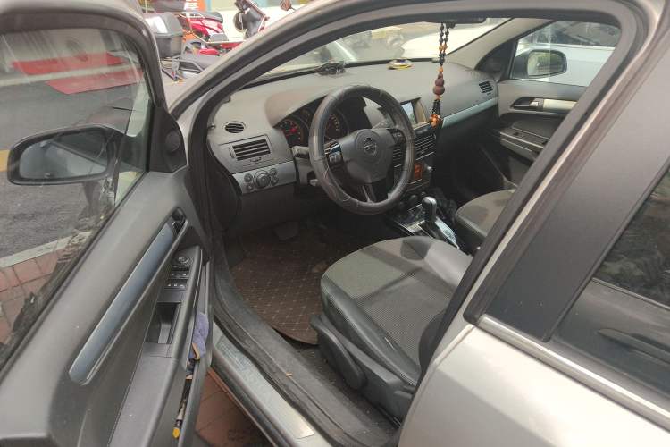 Used Opel Astra 2010 1.8 A+ Standard Edition Driver Seat