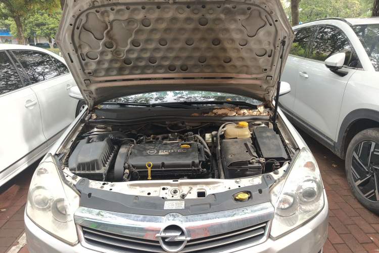 Used Opel Astra 2010 1.8 A+ Standard Edition Engine Bay