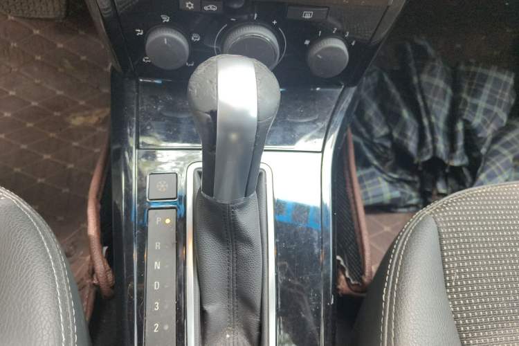 Used Opel Astra 2010 1.8 A+ Standard Edition Gear Lever