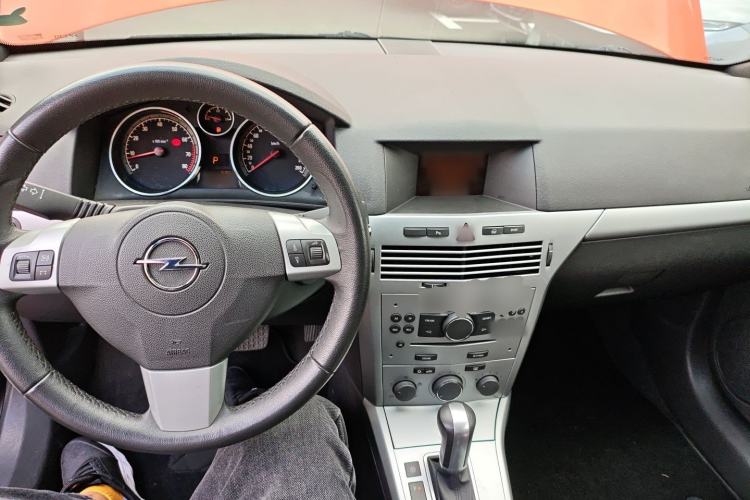 Used Opel Astra 2010 1.8 GTC Panoramic Windshield Edition Center Console