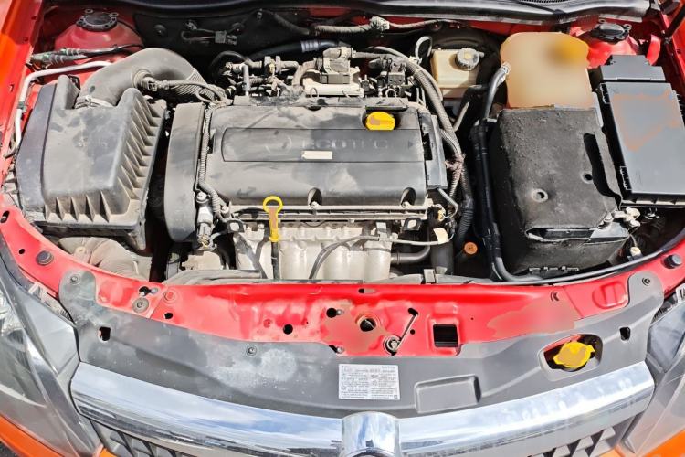 Used Opel Astra 2010 1.8 GTC Panoramic Windshield Edition Engine Bay