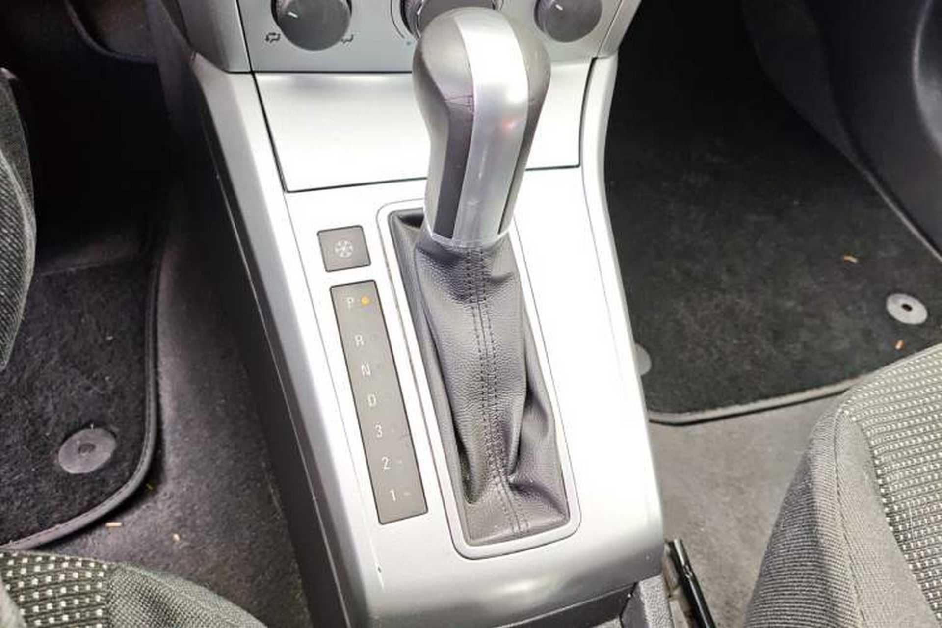 Used Opel Astra 2010 1.8 GTC Panoramic Windshield Edition Gear Lever