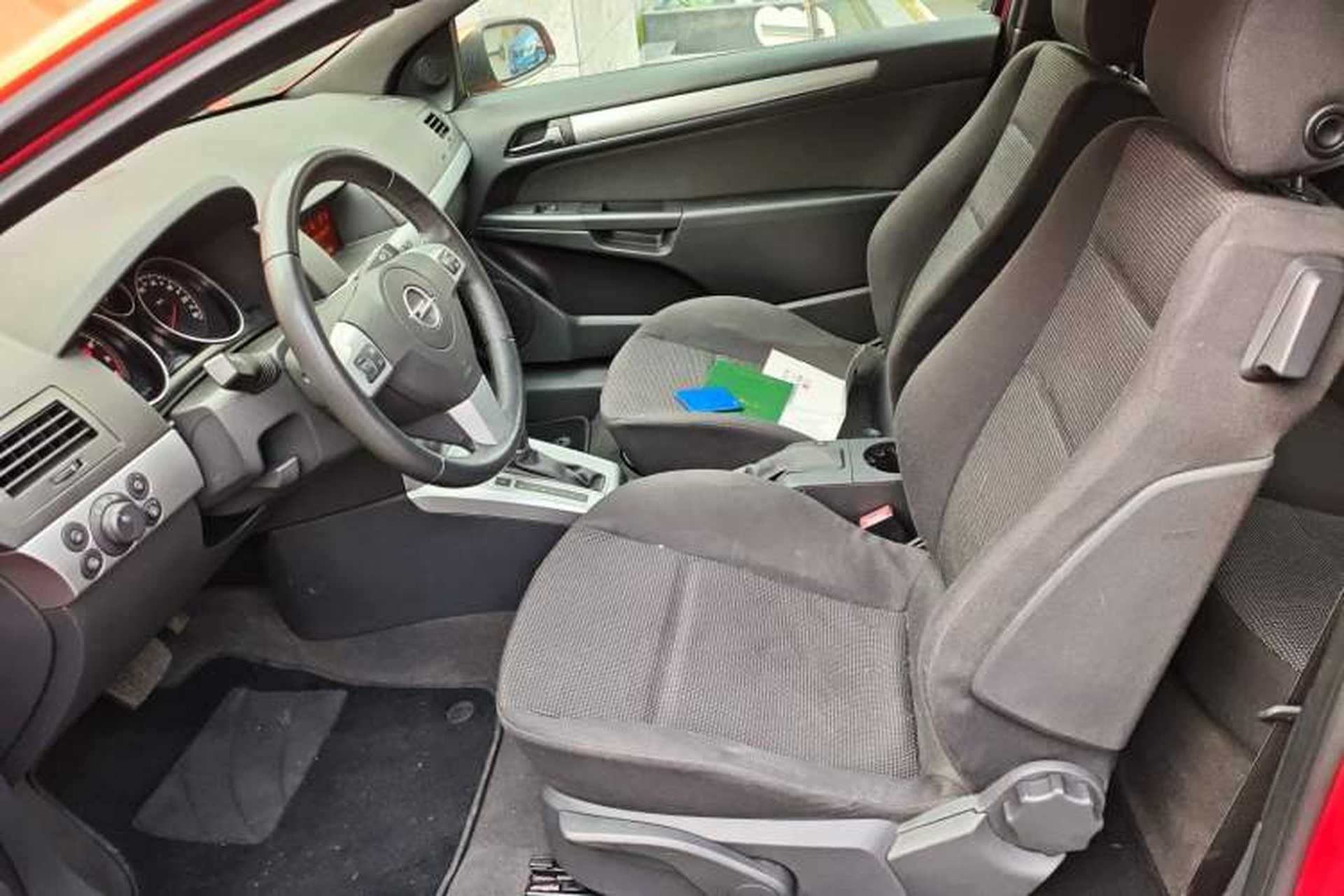 Used Opel Astra 2010 1.8 GTC Panoramic Windshield Edition Left Front Seat