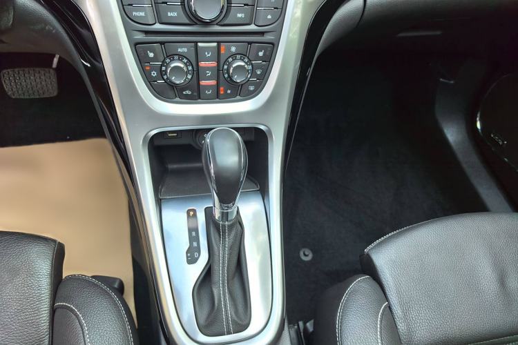 Used Opel Astra 2014 1.4T GTC Sport Model Gear Lever