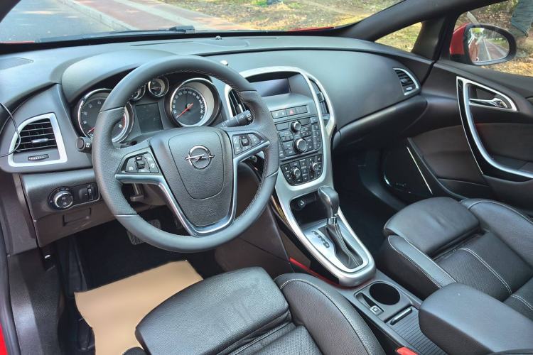 Used Opel Astra 2014 1.4T GTC Sport Model Interior 3