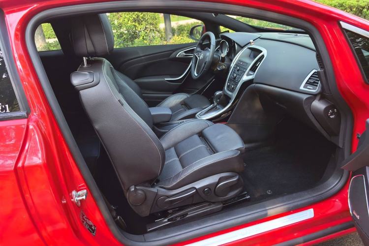 Used Opel Astra 2014 1.4T GTC Sport Model Interior 6