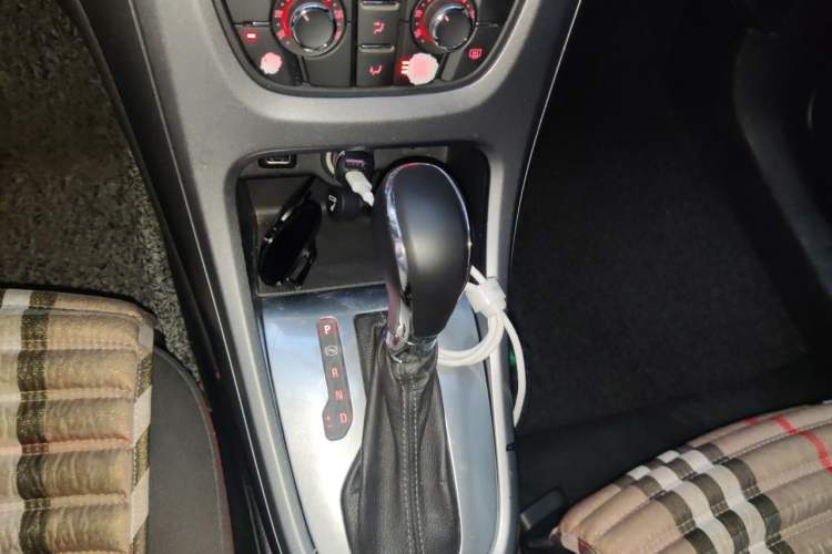 Used Opel Astra 2014 1.4T GTC Comfort Model Gear Lever