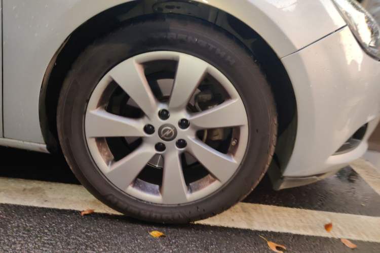Used Opel Astra 2014 1.4T GTC Comfort Model Right Front Wheel Hub