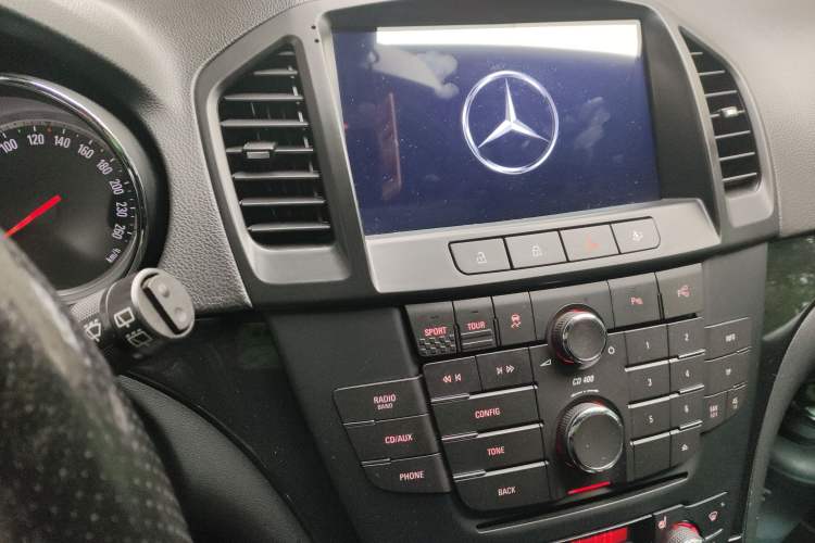 Used Opel Insignia 2013 2.0T Four-Wheel Drive Sport Model Audio And AC Panel