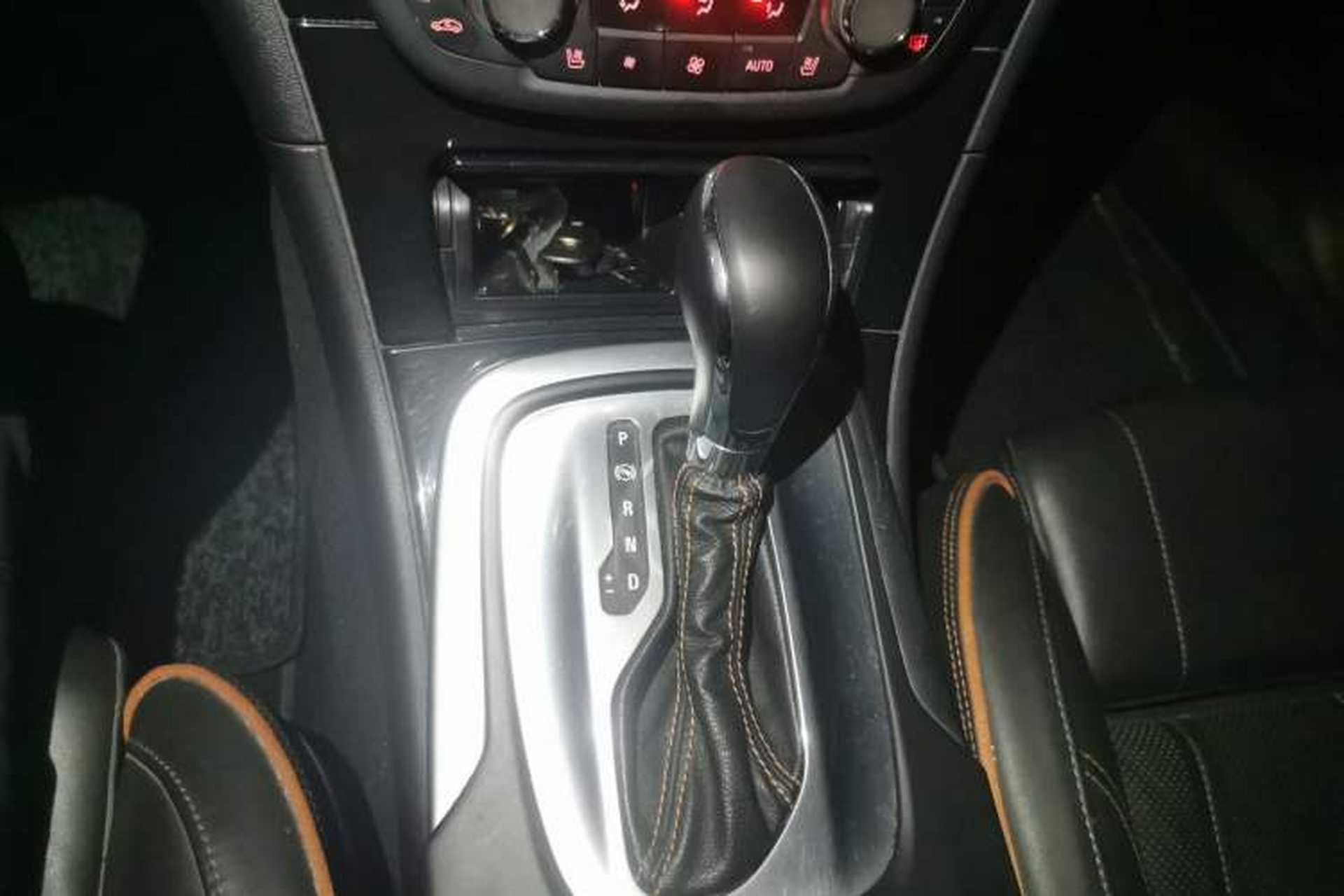 Used Opel Insignia 2013 2.0T Four-Wheel Drive Sport Model Gear Lever