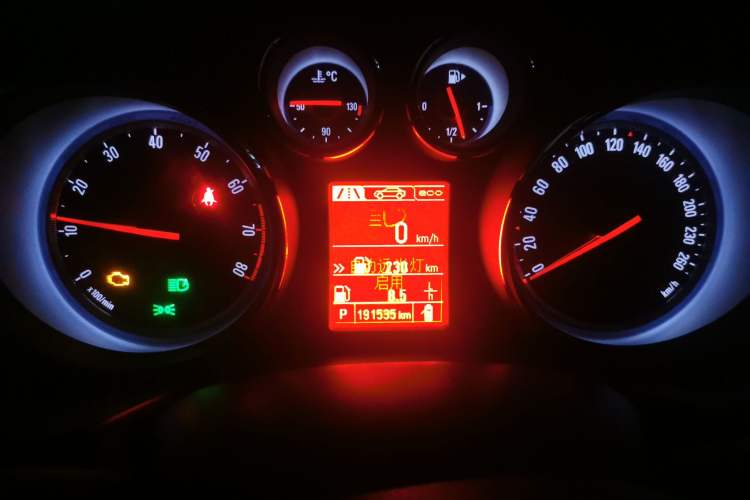 Used Opel Insignia 2013 2.0T Four-Wheel Drive Sport Model Instrument Cluster