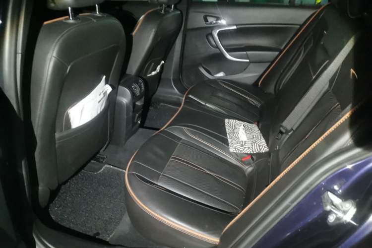Used Opel Insignia 2013 2.0T Four-Wheel Drive Sport Model Left Rear Seat