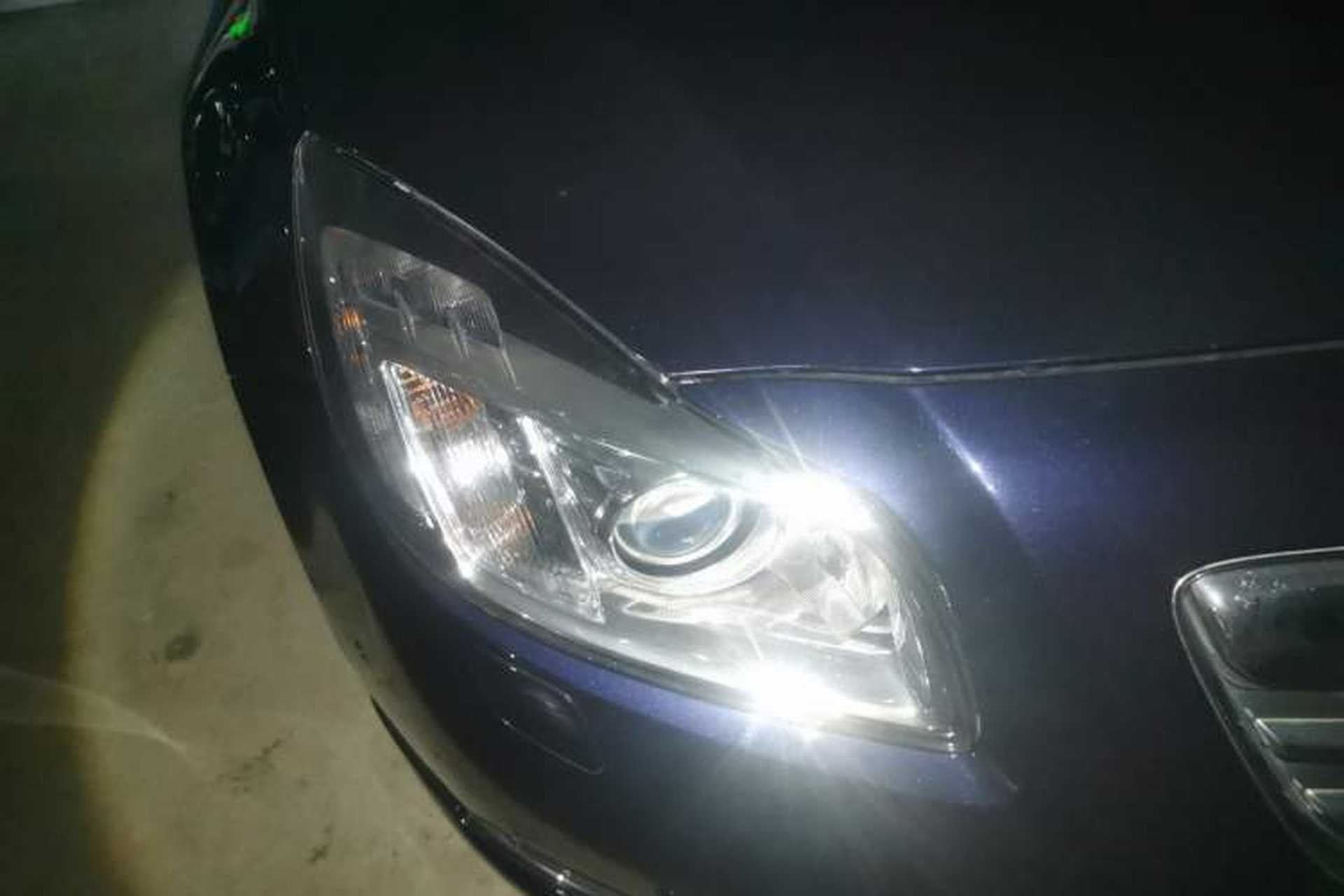 Used Opel Insignia 2013 2.0T Four-Wheel Drive Sport Model Right Front Headlight