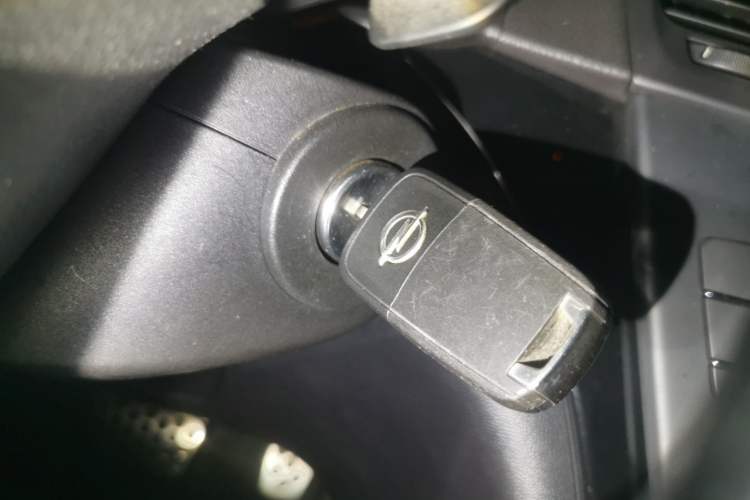 Used Opel Insignia 2013 2.0T Four-Wheel Drive Sport Model Vehicle Key