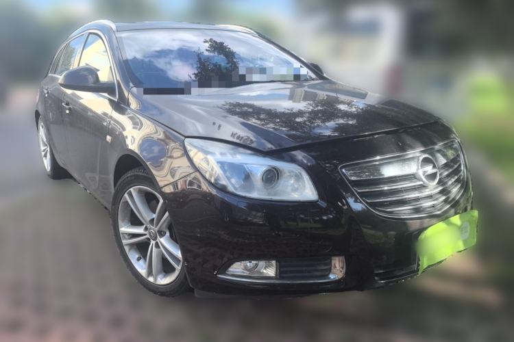 Used Opel Insignia 2013 2.0T Two-Wheel-Drive Luxury Version Front Right 45 Deg