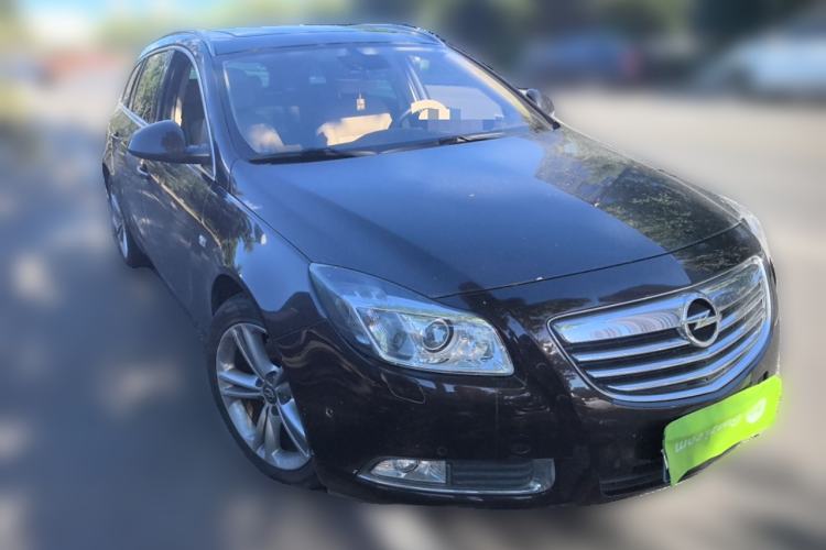 Used Opel Insignia 2013 2.0T Two-Wheel-Drive Luxury Version Front Right 45 Deg