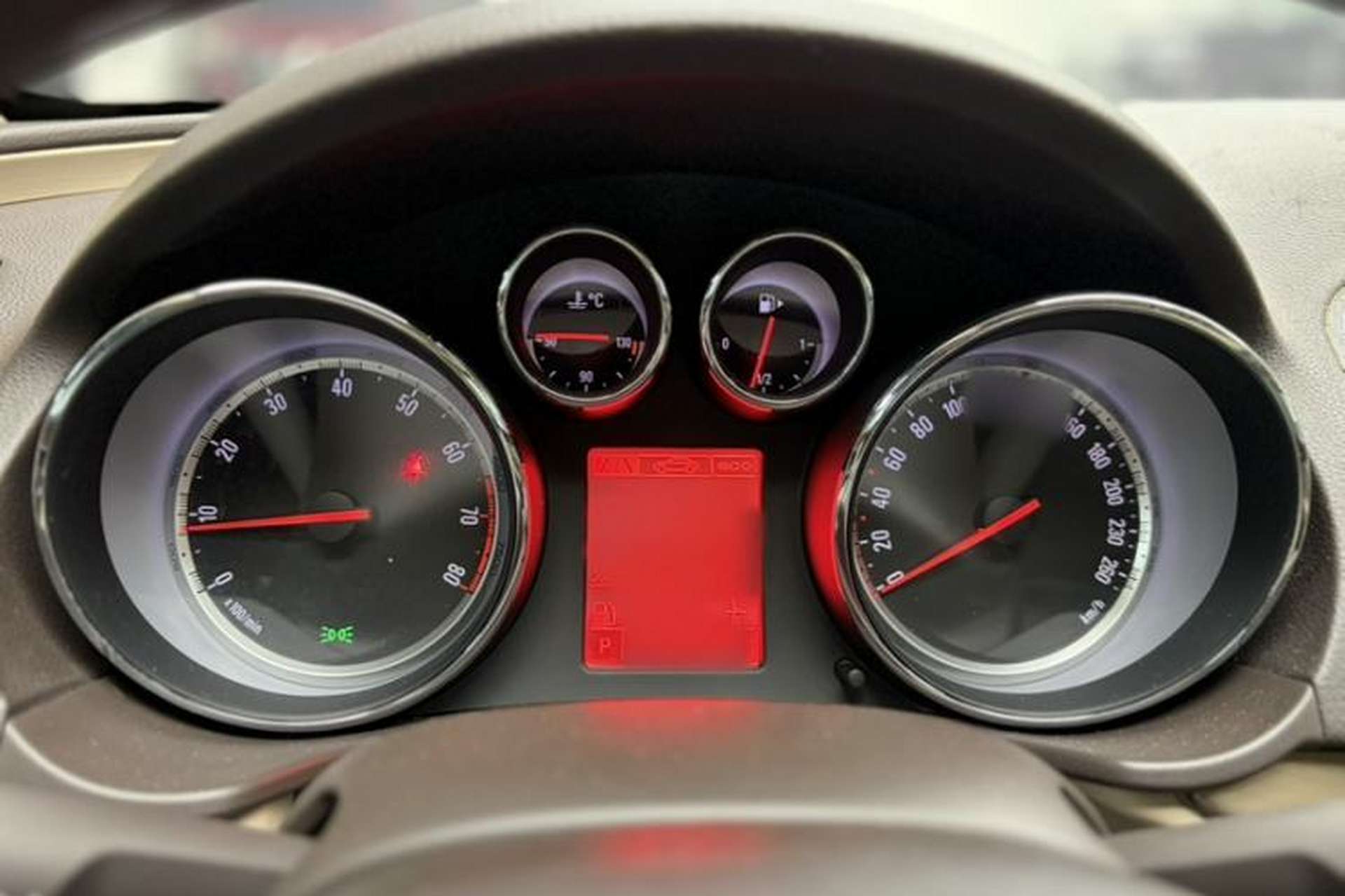 Used Opel Insignia 2013 2.0T Two-Wheel-Drive Luxury Version Instrument Cluster