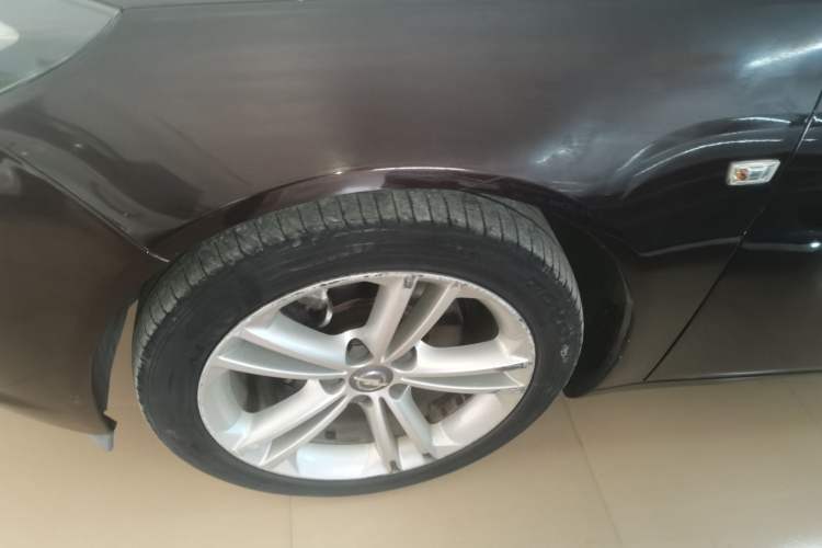 Used Opel Insignia 2013 2.0T Two-Wheel-Drive Luxury Version Left Front Wheel Hub