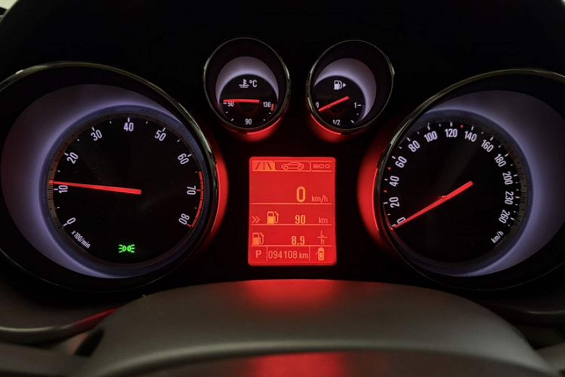 Used Opel Insignia 2013 2.0T Two-Wheel-Drive Luxury Version Odometer Close Up