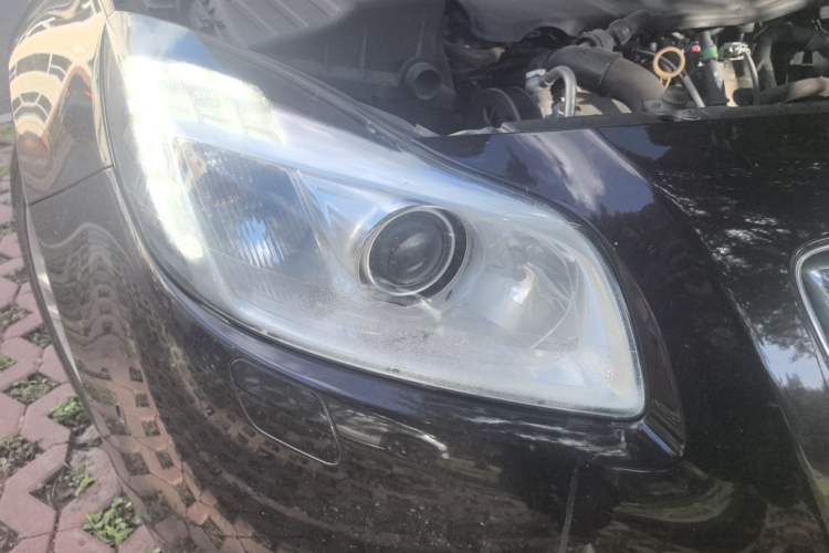 Used Opel Insignia 2013 2.0T Two-Wheel-Drive Luxury Version Right Front Headlight