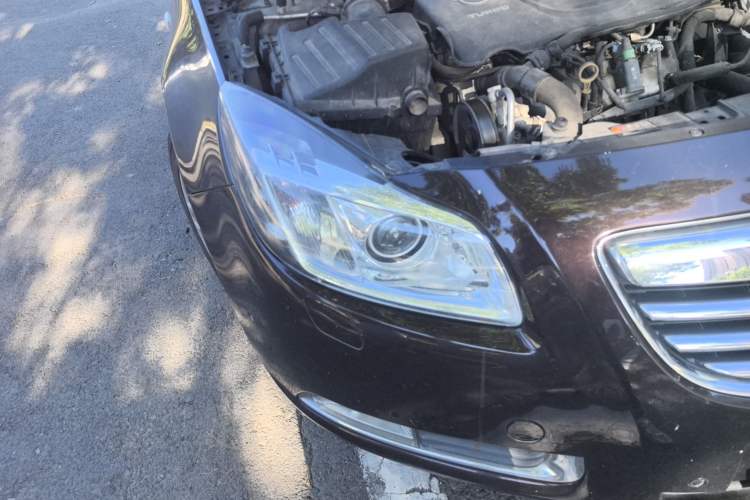 Used Opel Insignia 2013 2.0T Two-Wheel-Drive Luxury Version Right Front Headlight