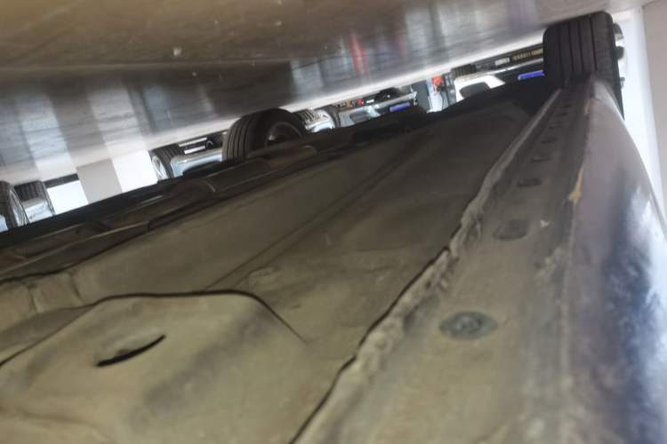Used Opel Insignia 2013 2.0T Two-Wheel-Drive Luxury Version Right Side Sill