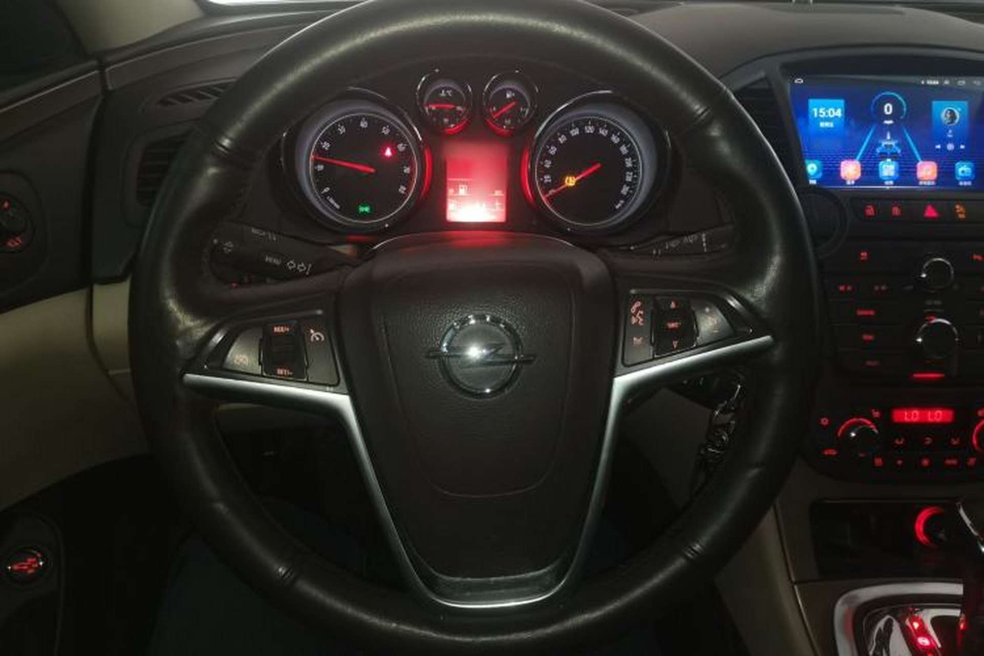Used Opel Insignia 2013 2.0T Two-Wheel-Drive Luxury Version Steering Wheel