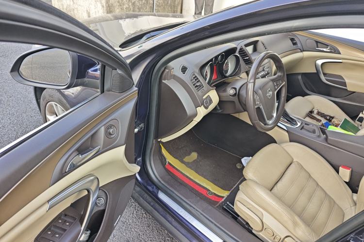 Used Opel Insignia 2013 2.0T Two-Wheel-Drive Luxury Version Driver Seat