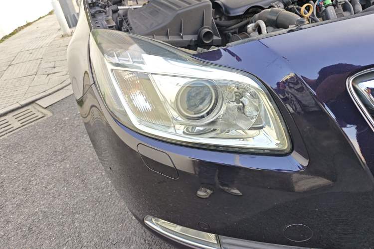 Used Opel Insignia 2013 2.0T Two-Wheel-Drive Luxury Version Right Front Headlight