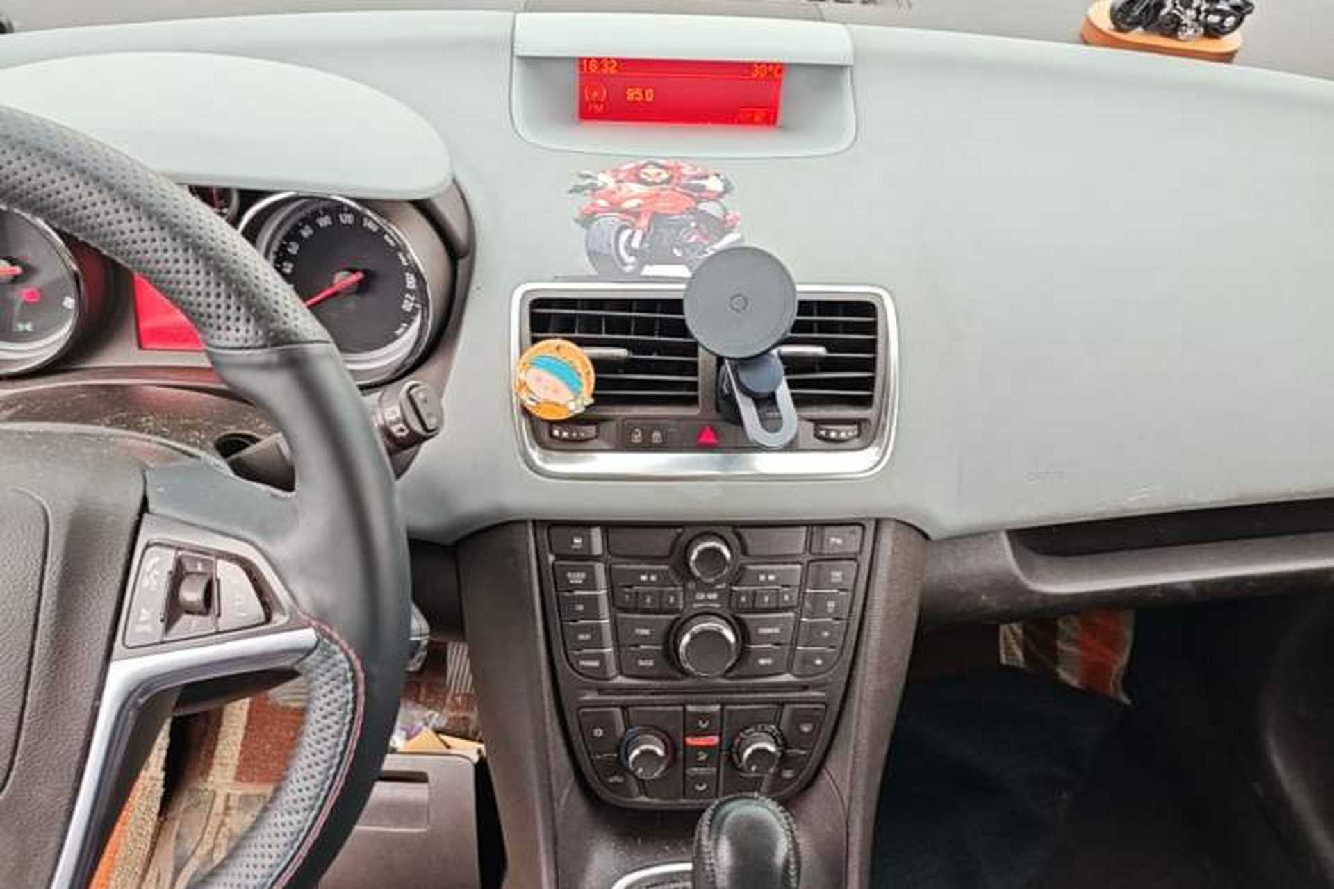 Used Opel Meriva 2013 1.4T Luxury Model Audio And AC Panel