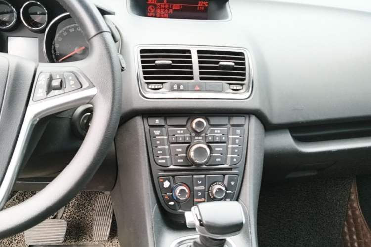 Used Opel Meriva 2013 1.4T Comfort Model Audio And AC Panel