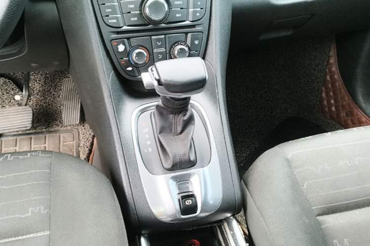 Used Opel Meriva 2013 1.4T Comfort Model Gear Lever