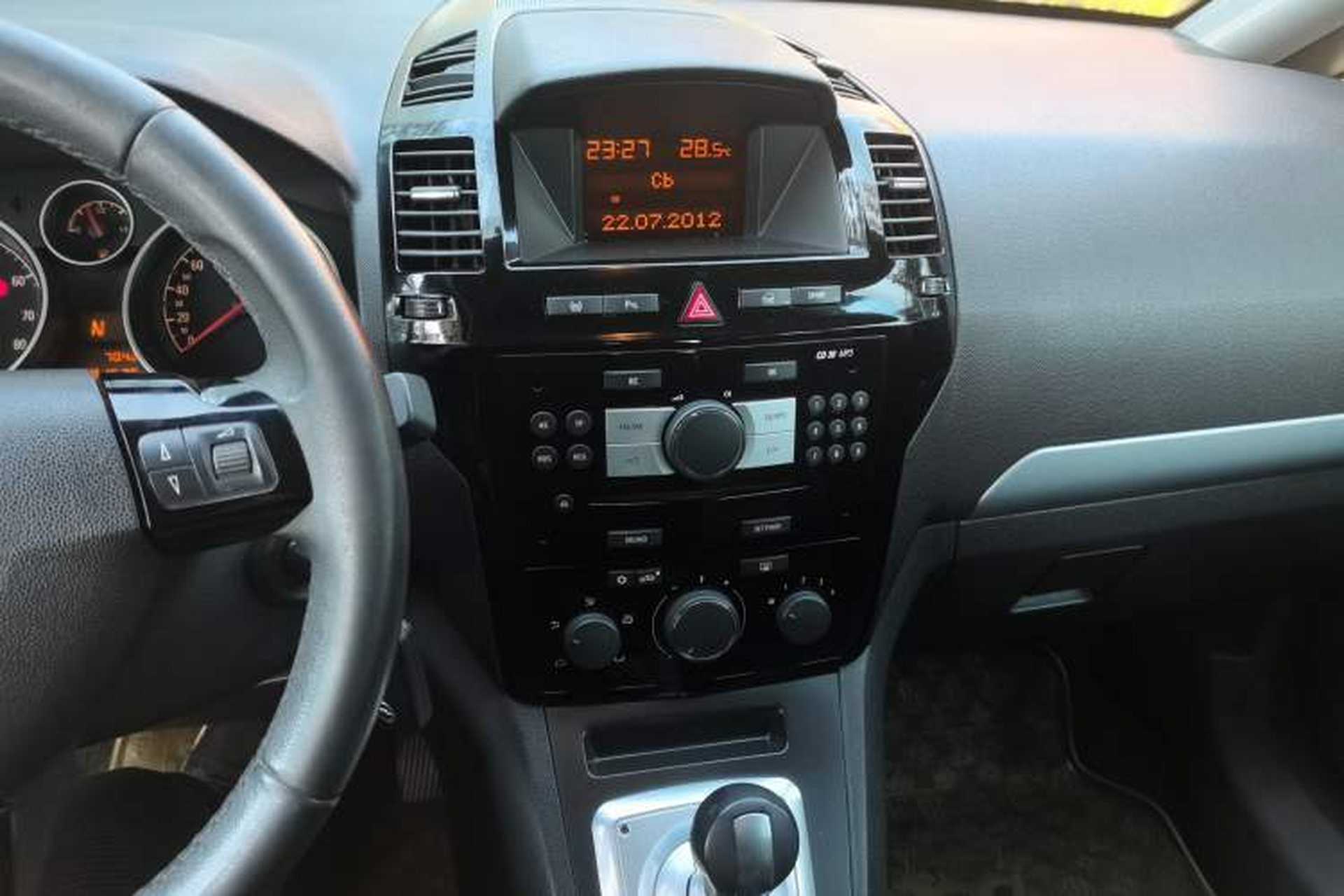 Used Opel Zafira 2010 1.8L MTA Audio And AC Panel