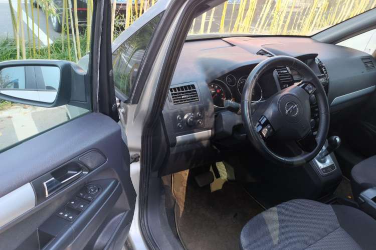 Used Opel Zafira 2010 1.8L MTA Driver Seat