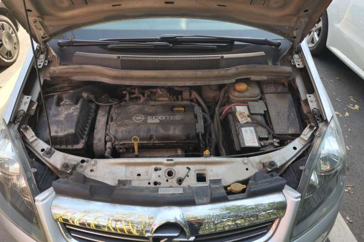 Used Opel Zafira 2010 1.8L MTA Engine Bay