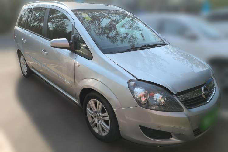 Used Opel Zafira 2010 1.8L MTA Front Right 45 Deg