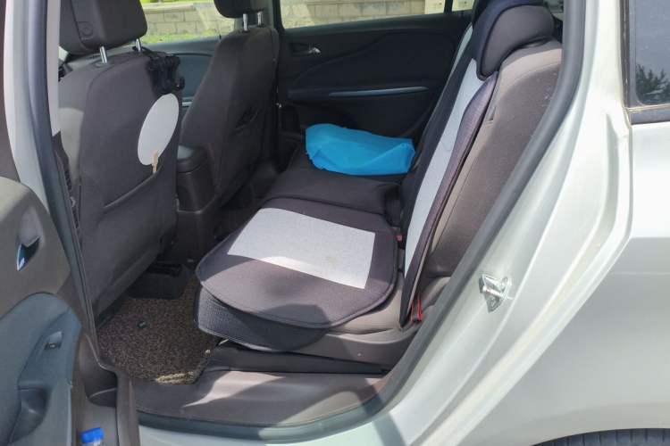 Used Opel Zafira 2013 1.4T Five-Seat Comfort Version Left Rear Seat