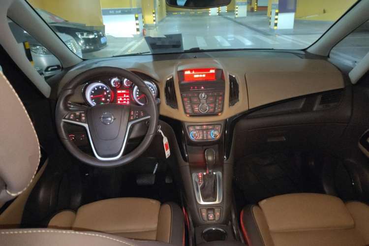 Used Opel Zafira 2013 1.4T Seven-Seater Luxury Model Interior 2