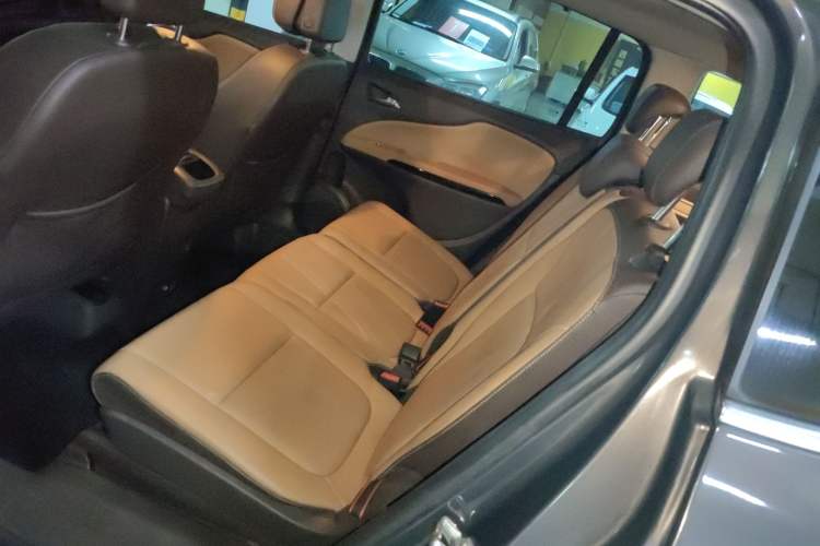 Used Opel Zafira 2013 1.4T Seven-Seater Luxury Model Interior 4