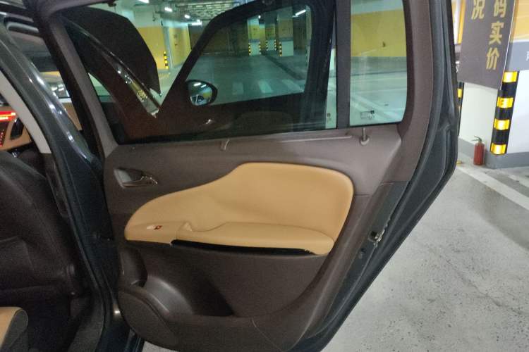 Used Opel Zafira 2013 1.4T Seven-Seater Luxury Model Interior 6