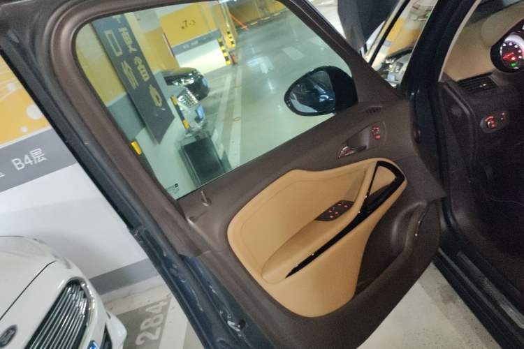 Used Opel Zafira 2013 1.4T Seven-Seater Luxury Model Interior 7