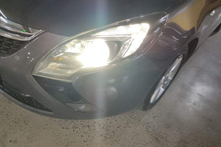 Used Opel Zafira 2013 1.4T Seven-Seater Luxury Model Left Front Headlight