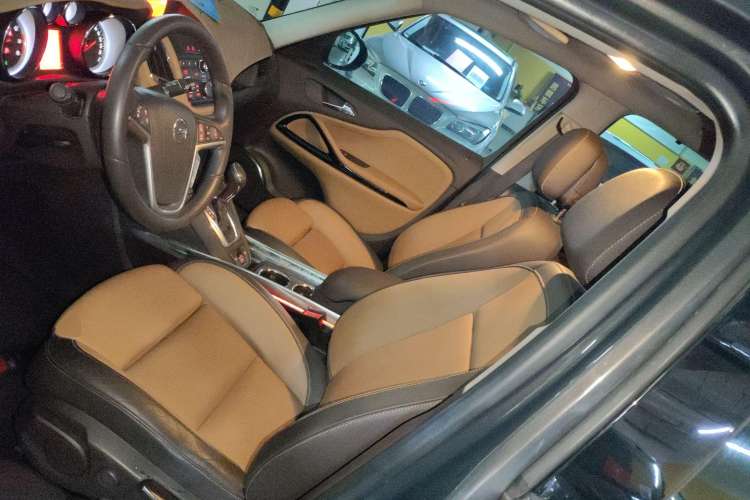 Used Opel Zafira 2013 1.4T Seven-Seater Luxury Model Left Front Seat