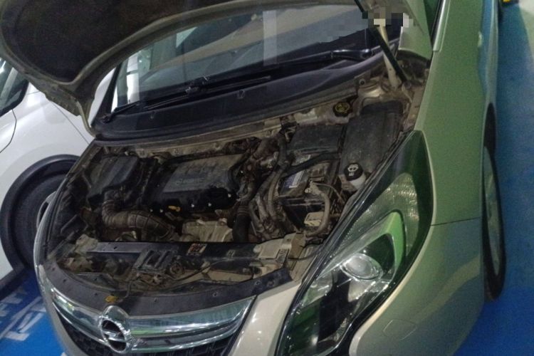 Used Opel Zafira 2013 1.4T Seven-Seater Luxury Model Engine Bay Left