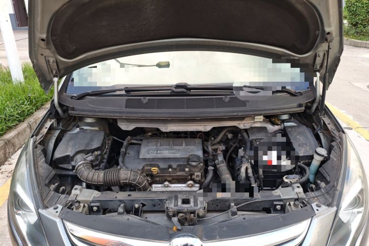 Used Opel Zafira 2013 1.4T Five-Seat Comfort Version Engine Bay