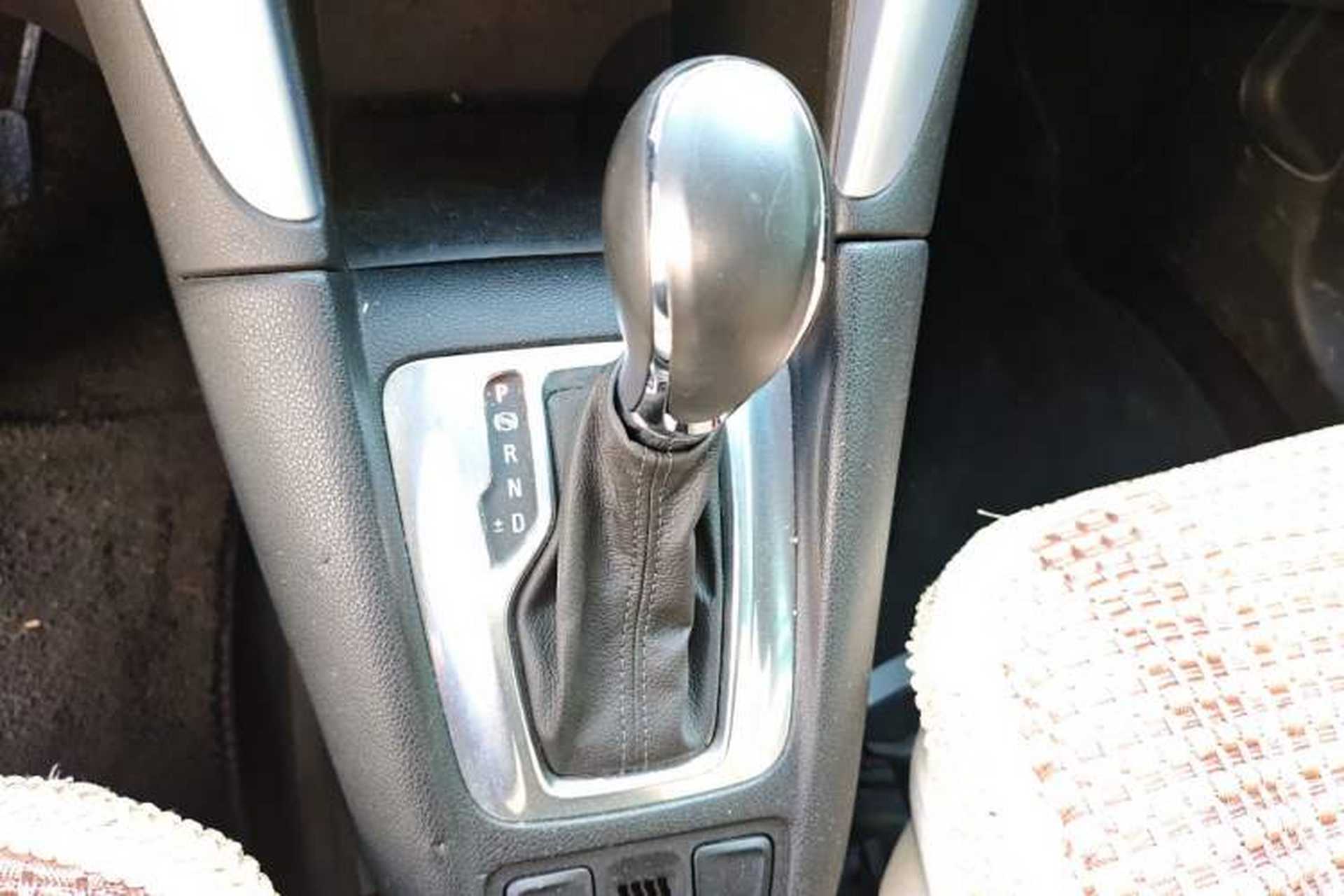 Used Opel Zafira 2013 1.4T Five-Seat Comfort Version Gear Lever