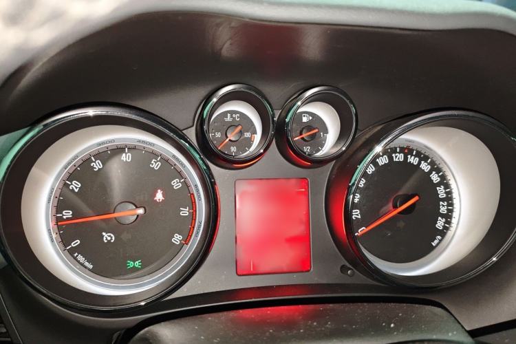 Used Opel Zafira 2013 1.4T Seven-Seater Luxury Model Instrument Cluster