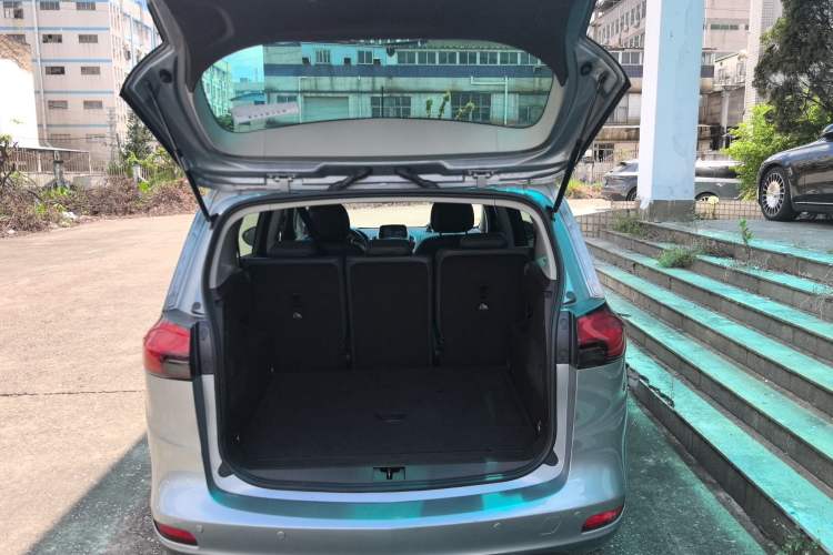 Used Opel Zafira 2013 1.4T Five-Seat Comfort Version Trunk